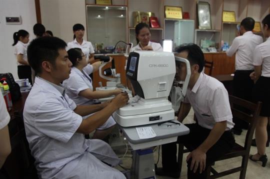 集团和世界杯开户平台,官方入口
组织员工开展爱眼健康检查
